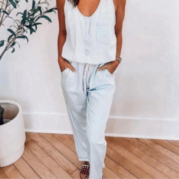 AARON & Amber Sleeveless One piece Chambray Jumpsuit Size Small New - Picture 1 of 9